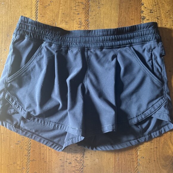 Lululemon Black Running Shorts Ladies Size 6 Zip Pocket - Picture 2 of 6